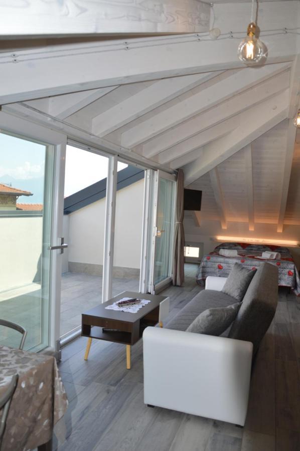 White Suite - Jacuzzi, Swimming Pool & Lake View レッツェノ エクステリア 写真
